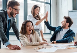 Des collègues de travails qui ont compris les 4 points clés sur le bureau de vote.