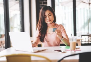 Salarié recherchant la manière dont se déroule un vote par voie électronique.